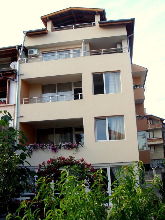 Veda Guest House Pomorie Eksteriør bilde