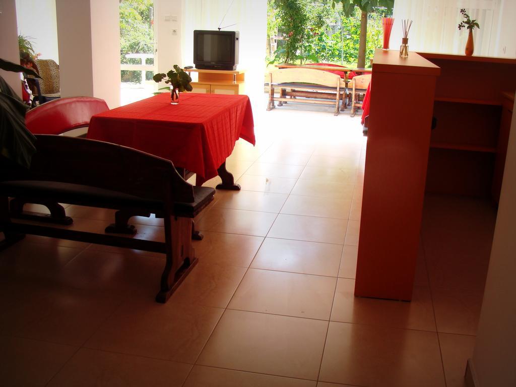 Veda Guest House Pomorie Eksteriør bilde