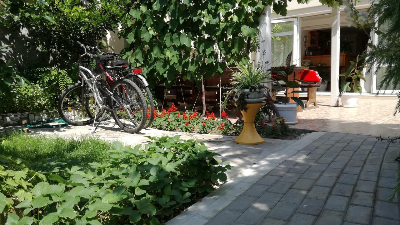 Veda Guest House Pomorie Eksteriør bilde