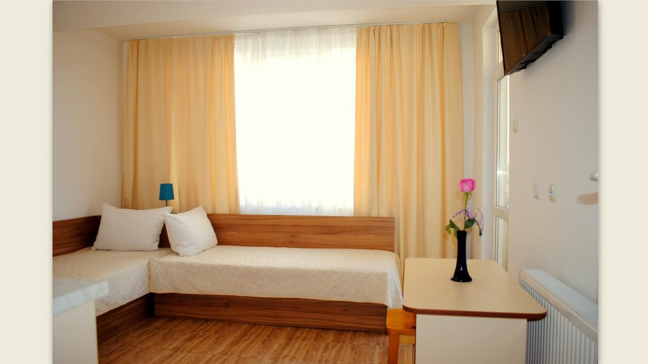 Veda Guest House Pomorie Eksteriør bilde